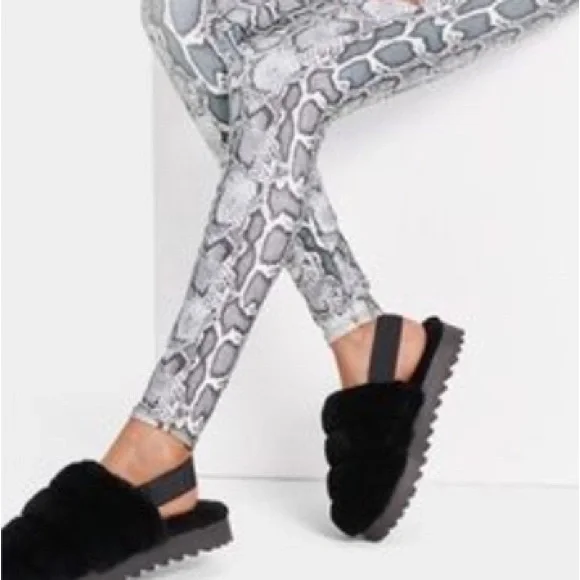 UGG Black Super Fluff Slipper - Picture 9 of 9